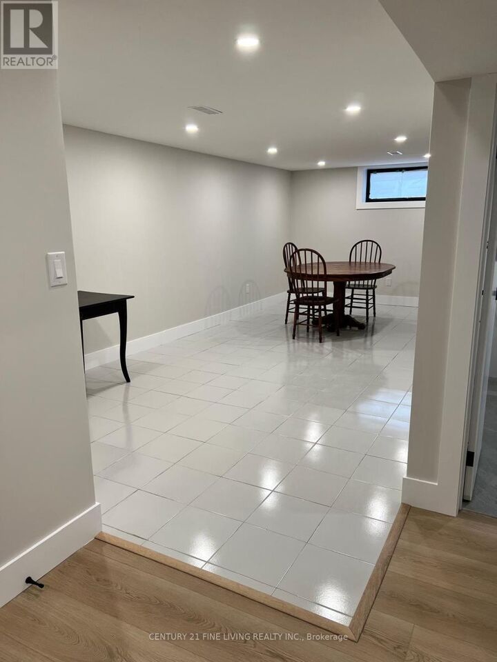 Property Photo:  26 Jardine Place  ON M9R 2B9 