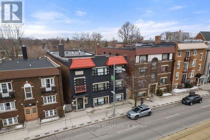 Property Photo:  595 St Clair Avenue West 11  ON M6C 1A3 