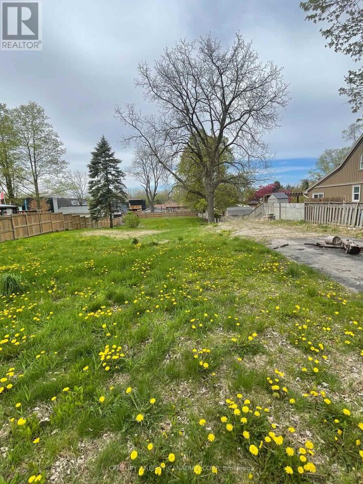 Property Photo:  313 Buchanan Street  ON N7G 1K6 