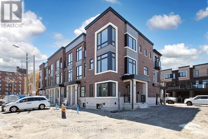 Property Photo:  73 Akil Thomas Gardens  ON M1P 0G3 