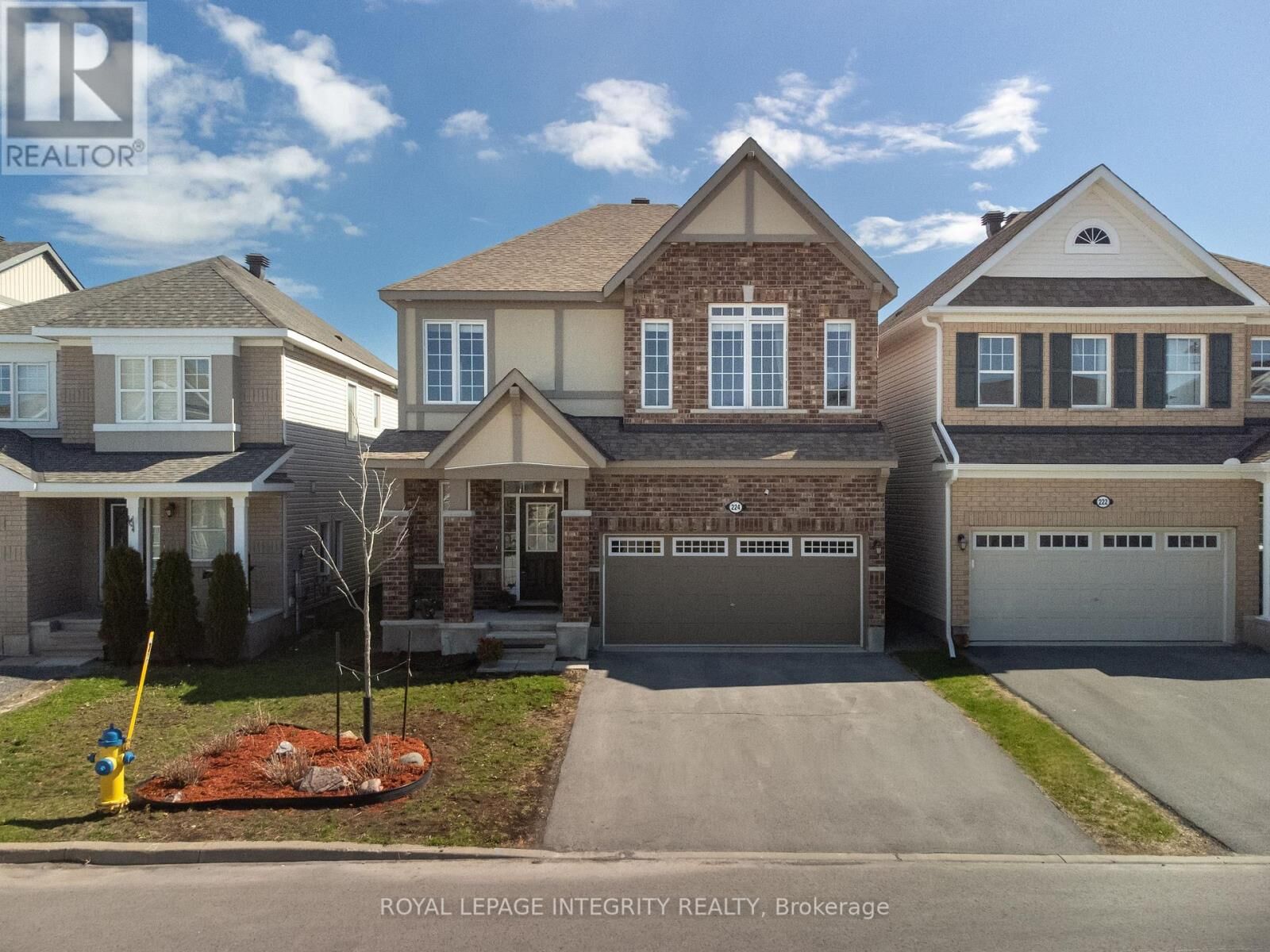 Property Photo:  224 Ponderosa Street  ON K2S 1E7 