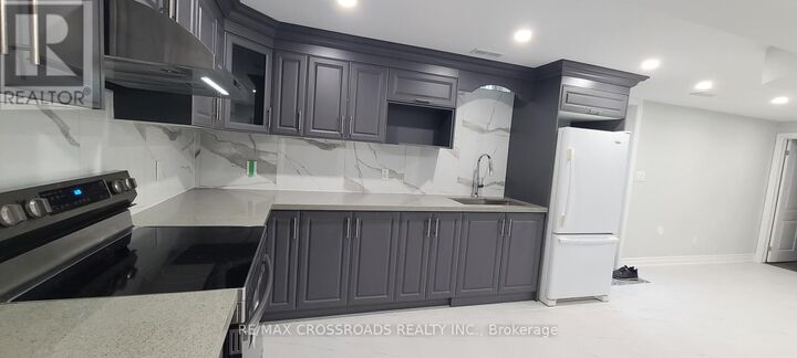 Property Photo:  69 Bluebell Crescent  ON L1P 1L3 