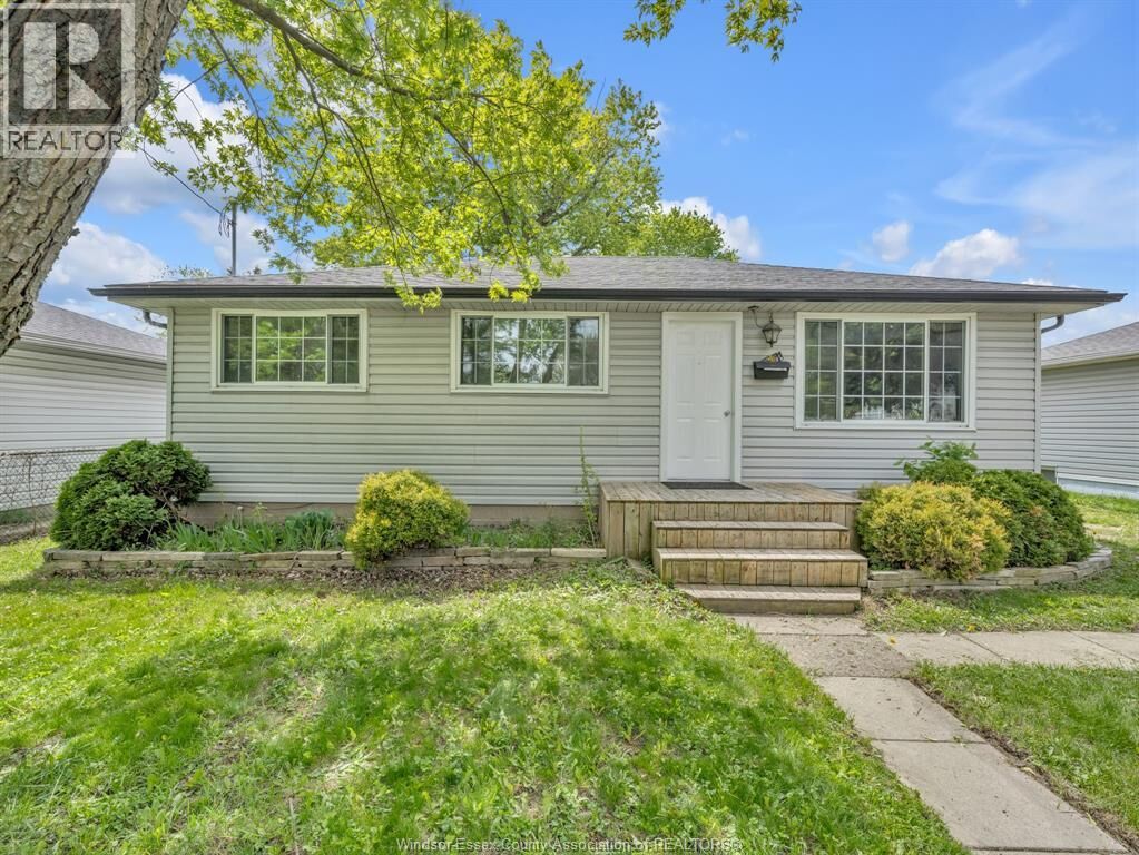 Property Photo:  1583 Ferndale Avenue  ON N8T 2K3 