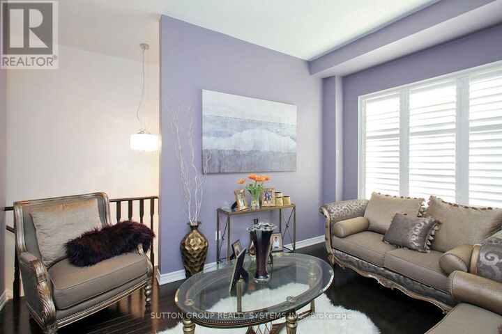 Property Photo:  41 Martinworth Lane  ON L1Z 0L1 