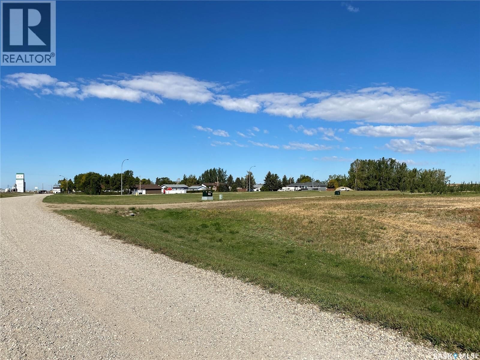Property Photo:  204 Kress Avenue  SK S0G 3S0 