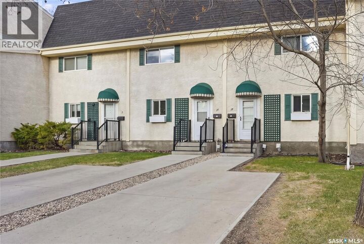 Property Photo:  15 Killarney Way  SK S4S 6V8 