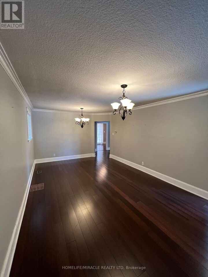 Property Photo:  141 Bexhill Avenue  ON M1L 3C5 