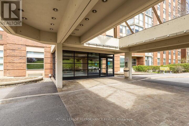 Property Photo:  2760 Carousel Crescent 1606  ON K1T 2N4 