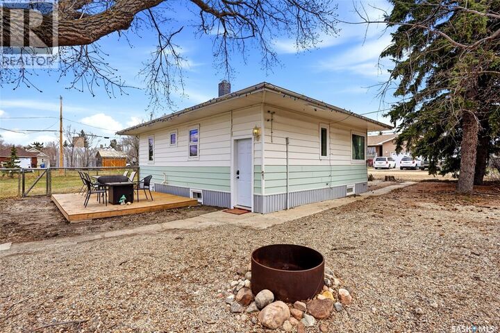 Property Photo:  171 Brownlee Avenue  SK S0G 3E0 
