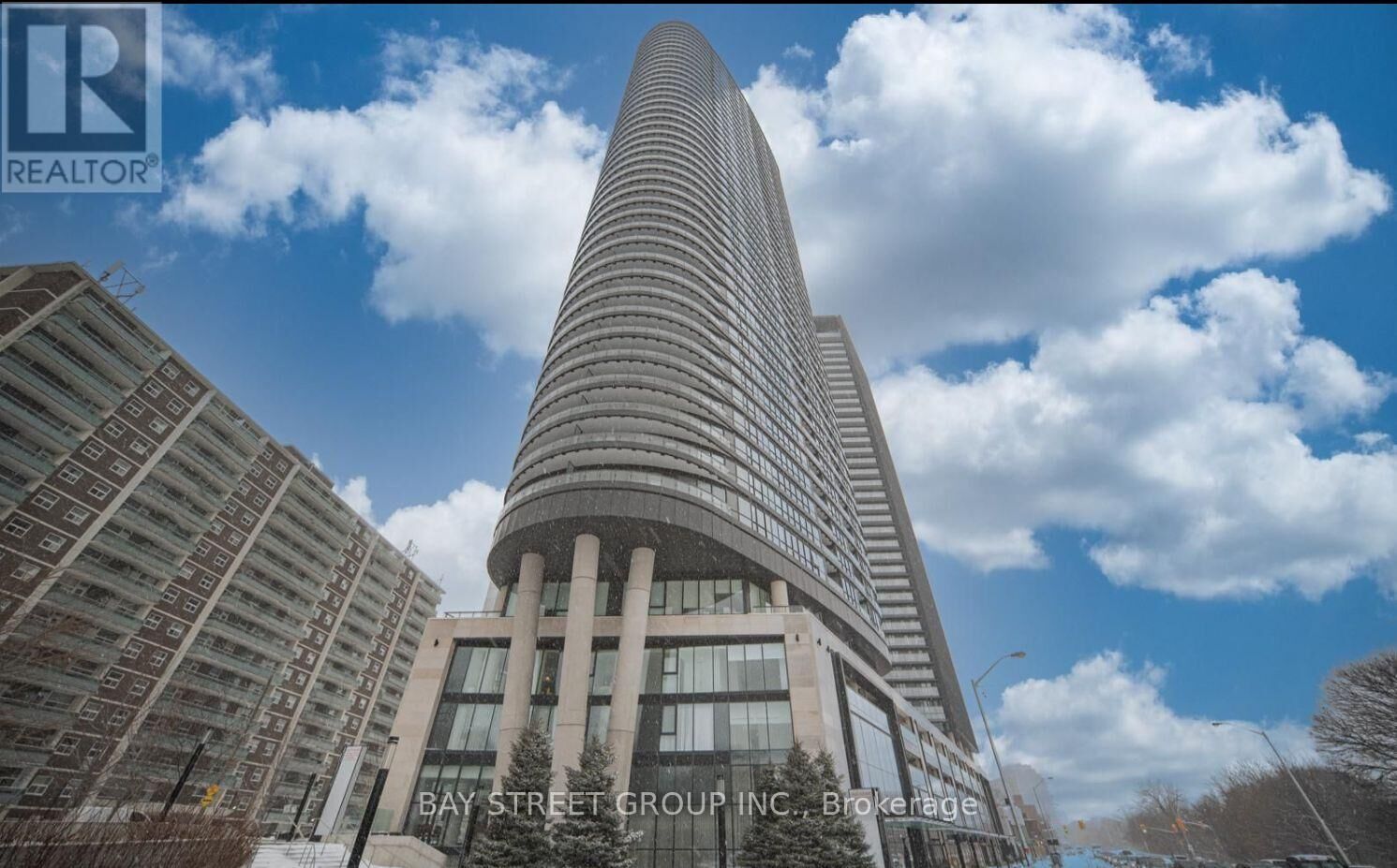 Property Photo:  575 Bloor Street Southwest 1311  ON M4W 0B2 