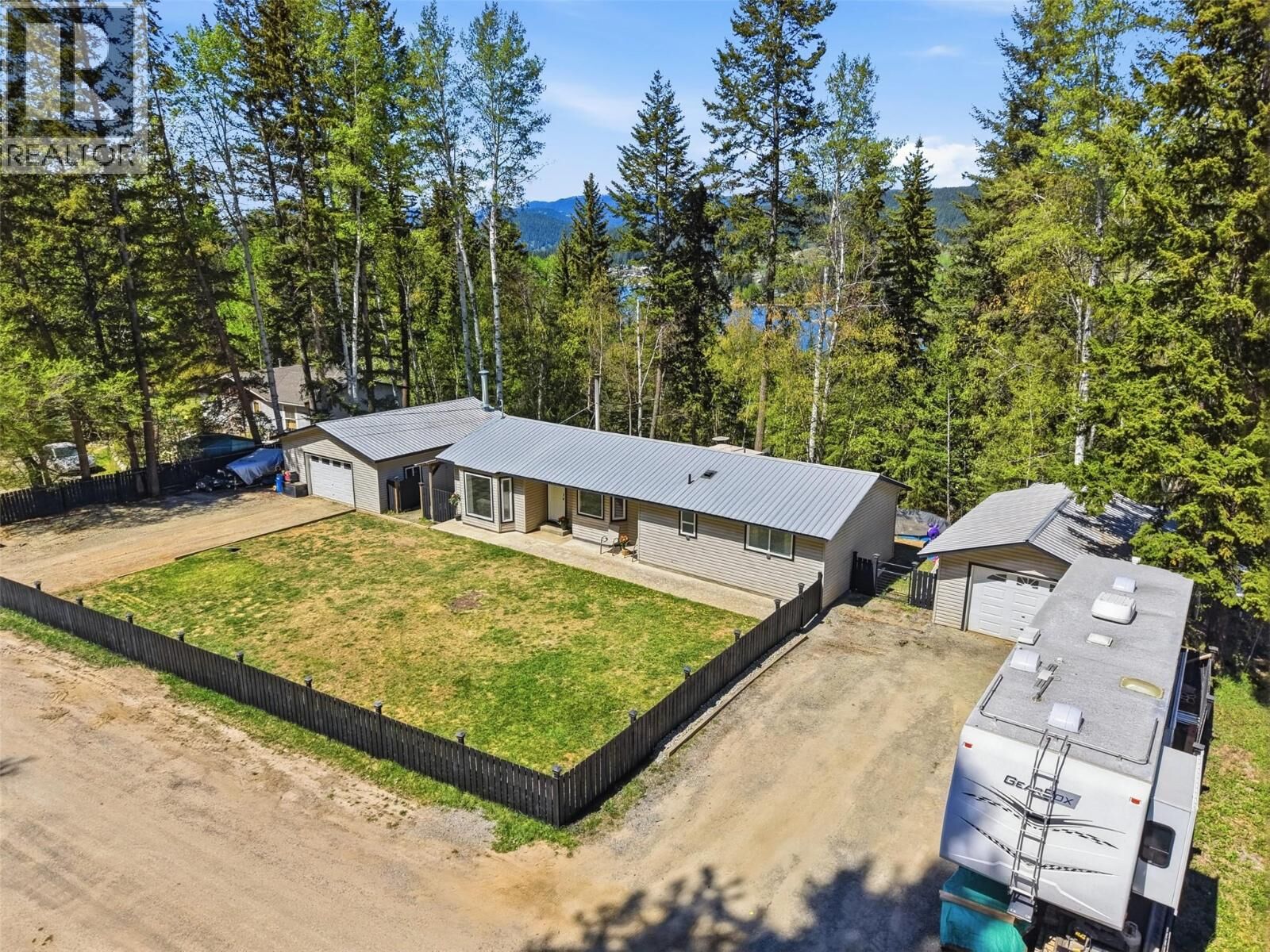 Photo de la propriété:  3365 McGregor Road  BC V0E 3E1 