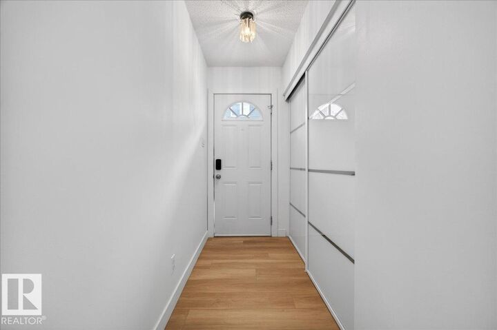 Property Photo:  114 Kaskitayo Court NW  AB T6J 3T3 