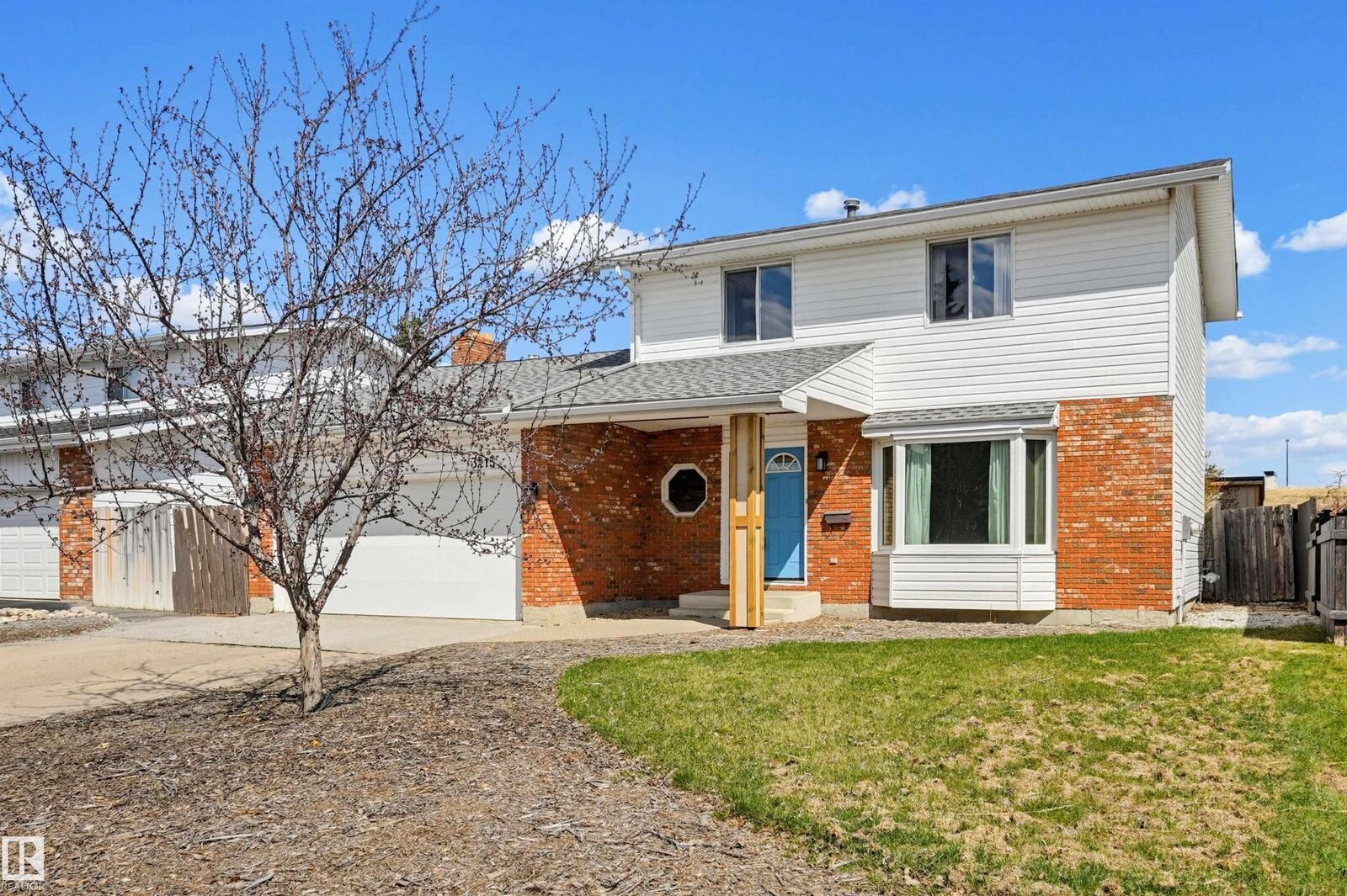 Property Photo:  3215 104 Street NW  AB T6J 3N5 
