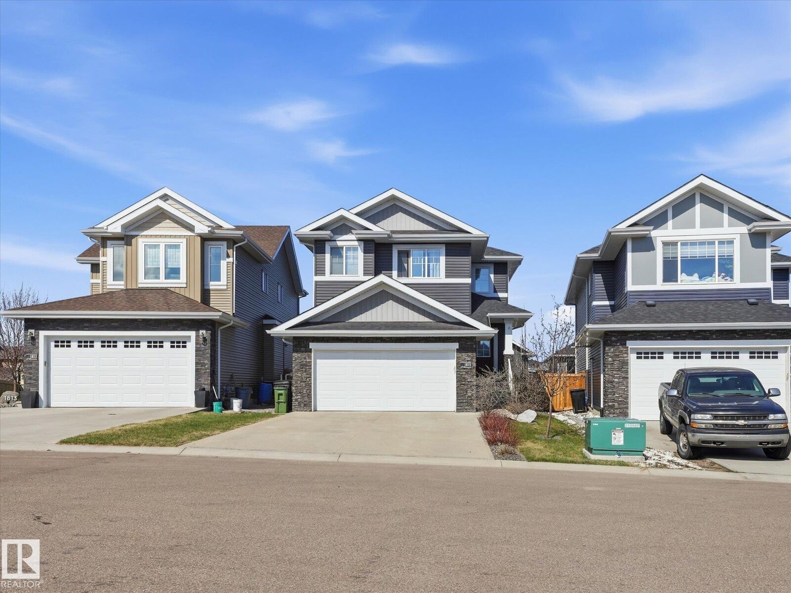 Property Photo:  1815 Tanager Close NW  AB T5S 0N2 