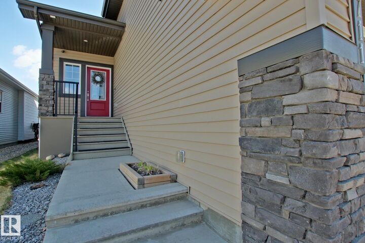 Property Photo:  9711 223 Street NW  AB T5T 4B5 