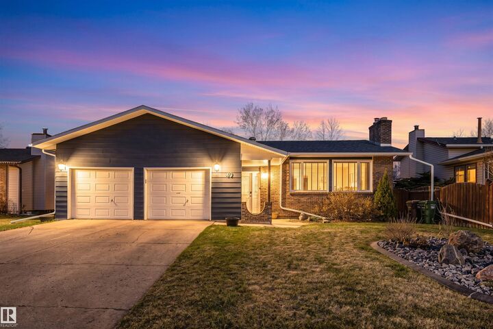 Property Photo:  49 Ash Crescent  AB T8N 3J6 