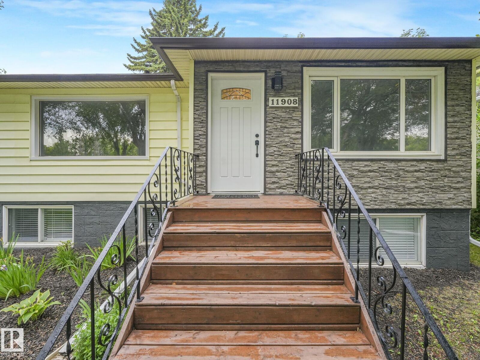 Property Photo:  11908 52 Street NW  AB T5W 3J6 