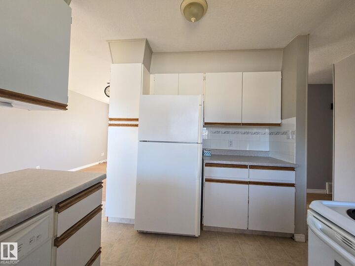 Property Photo:  4632 46 Avenue  AB T0E 0T0 