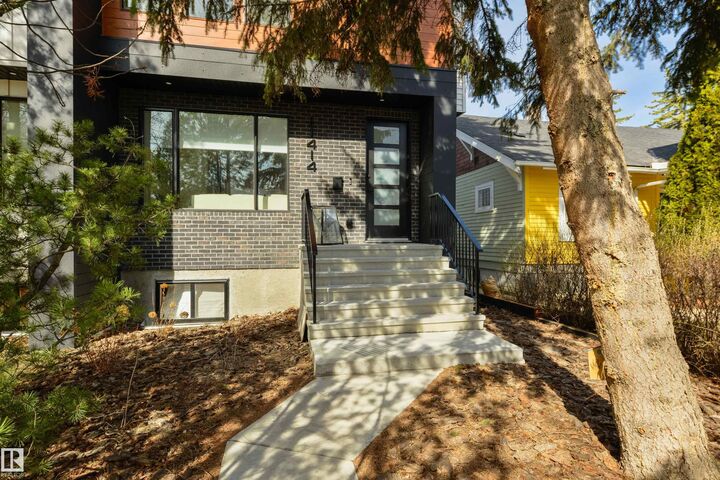 Property Photo:  11414 125 Street NW  AB T5M 0M9 