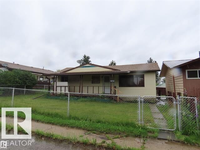Property Photo:  4840 51 Avenue  AB T0E 2A0 