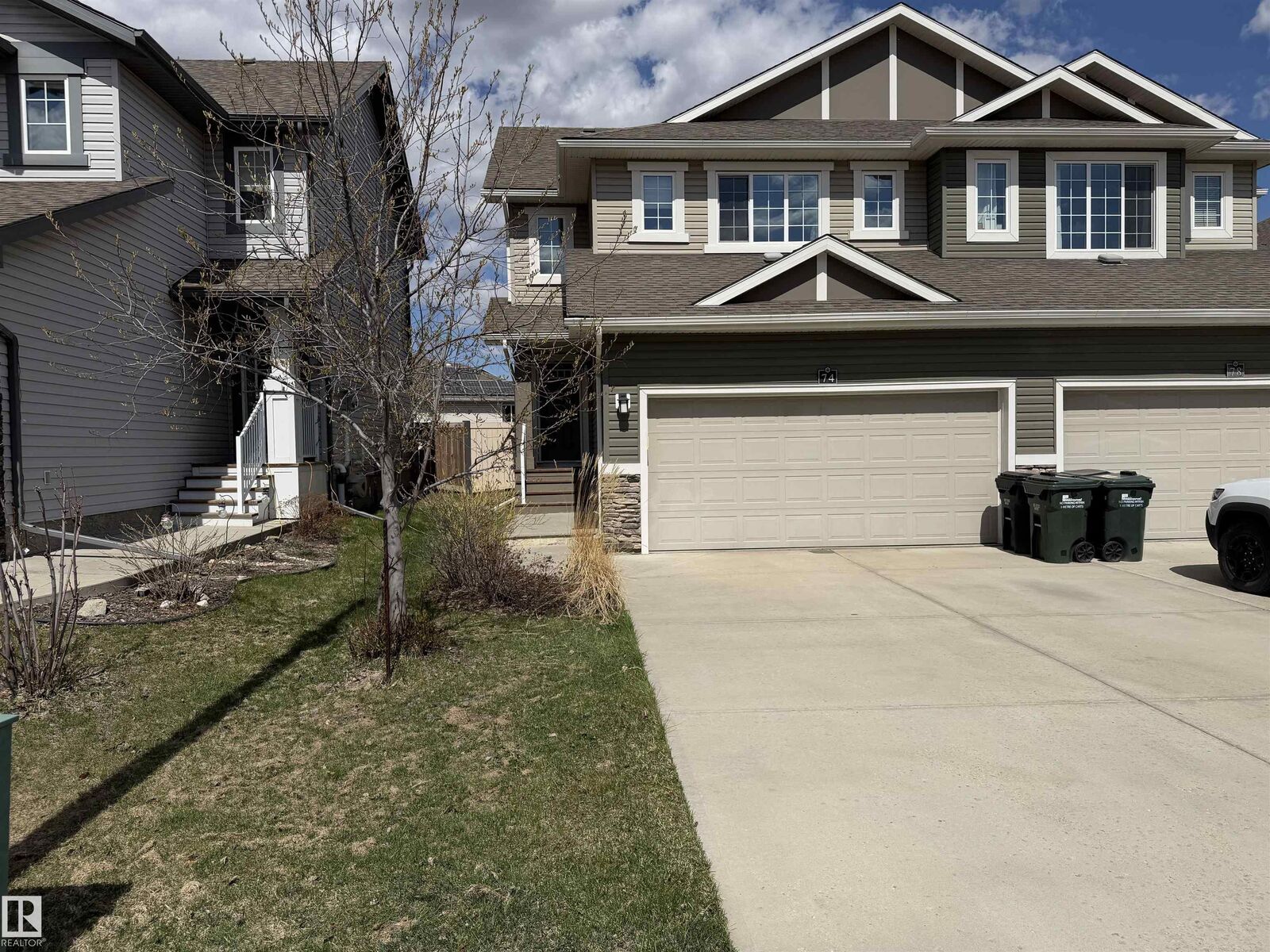 Property Photo:  74 Sunterra Way  AB T8H 0T8 