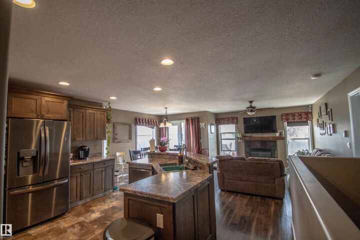 Property Photo:  5121 52 Ave  AB T0A 3A1 