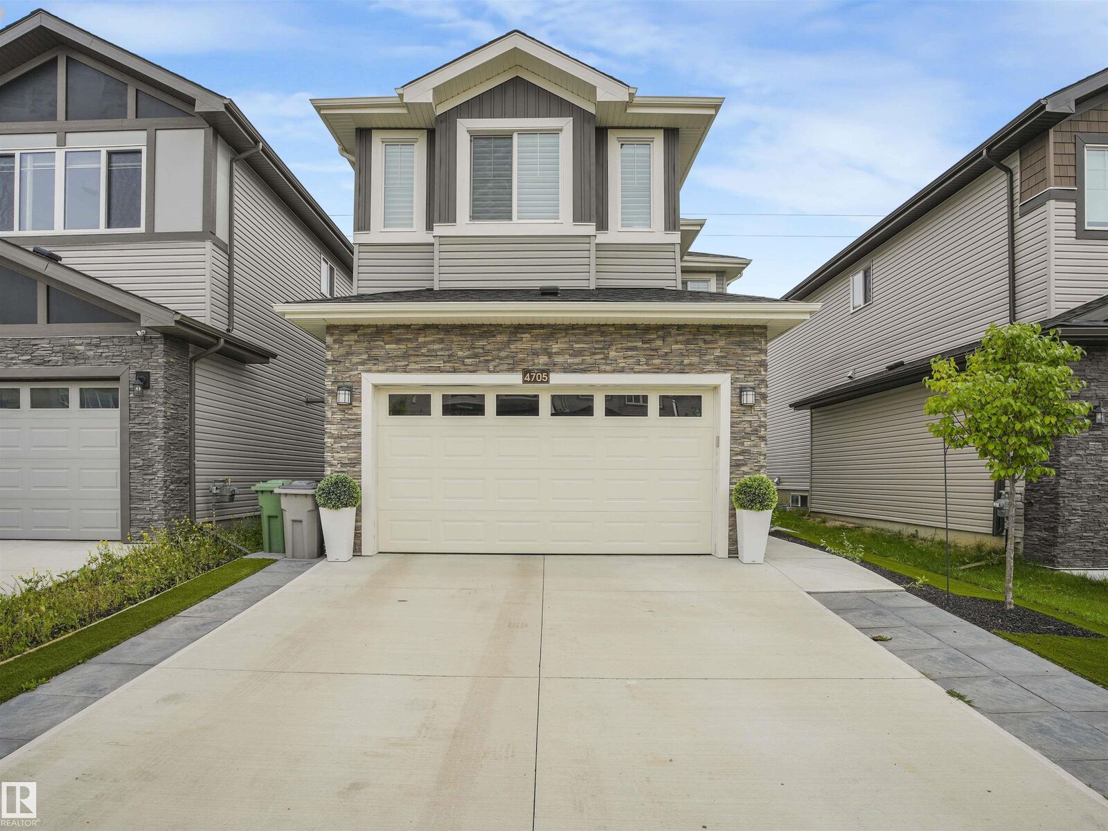 Property Photo:  4705 35 Street  AB T4X 2Y4 