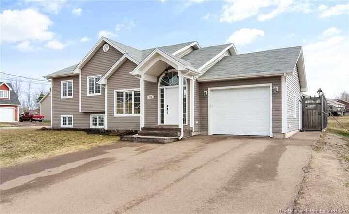 240 Chatellerault Street — photo 1