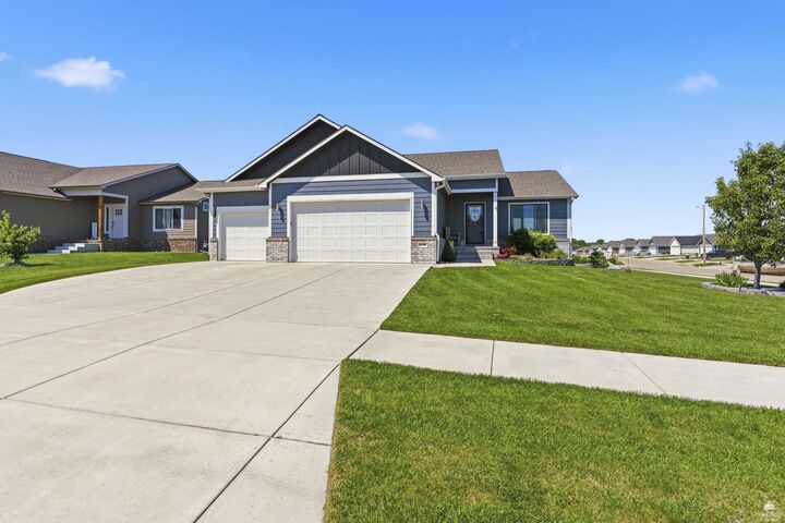 Property Photo: 4390 Glen View Drive KS 66502