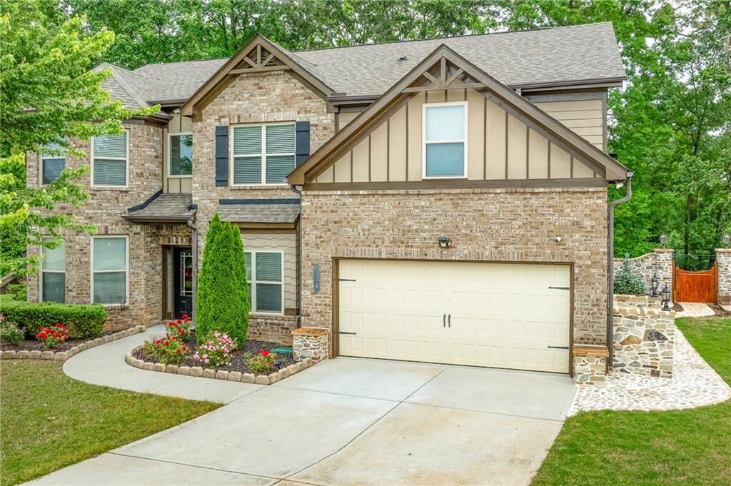 Property Photo: 5908 Park Bay Court GA 30542