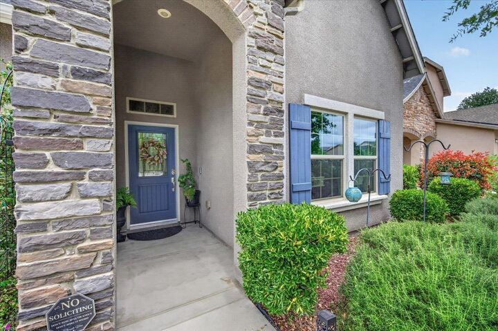 Property Photo:  6189 E Farrin Avenue  CA 93727 