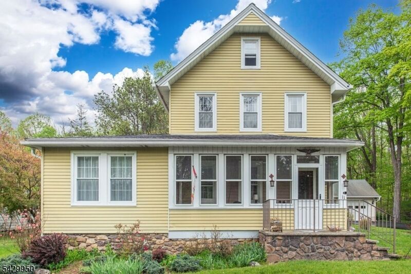 Property Photo:  11 Oak Rd  NJ 07005 