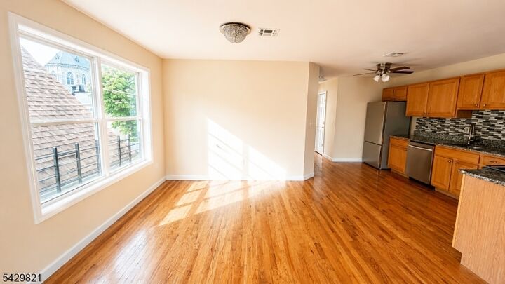 Property Photo:  226 Bond St 2  NJ 07206 