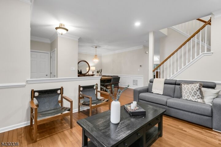 Property Photo:  10 Hancock Ct  NJ 07920 