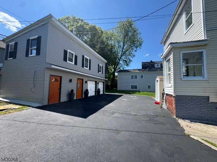 Property Photo:  226 Waverly Pl  NJ 07079 