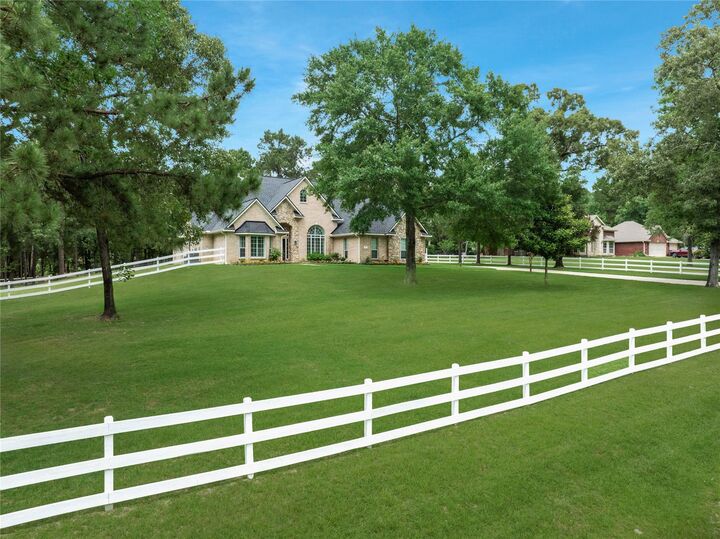 Property Photo:  345 Ridgelake Scenic Drive  TX 77316 