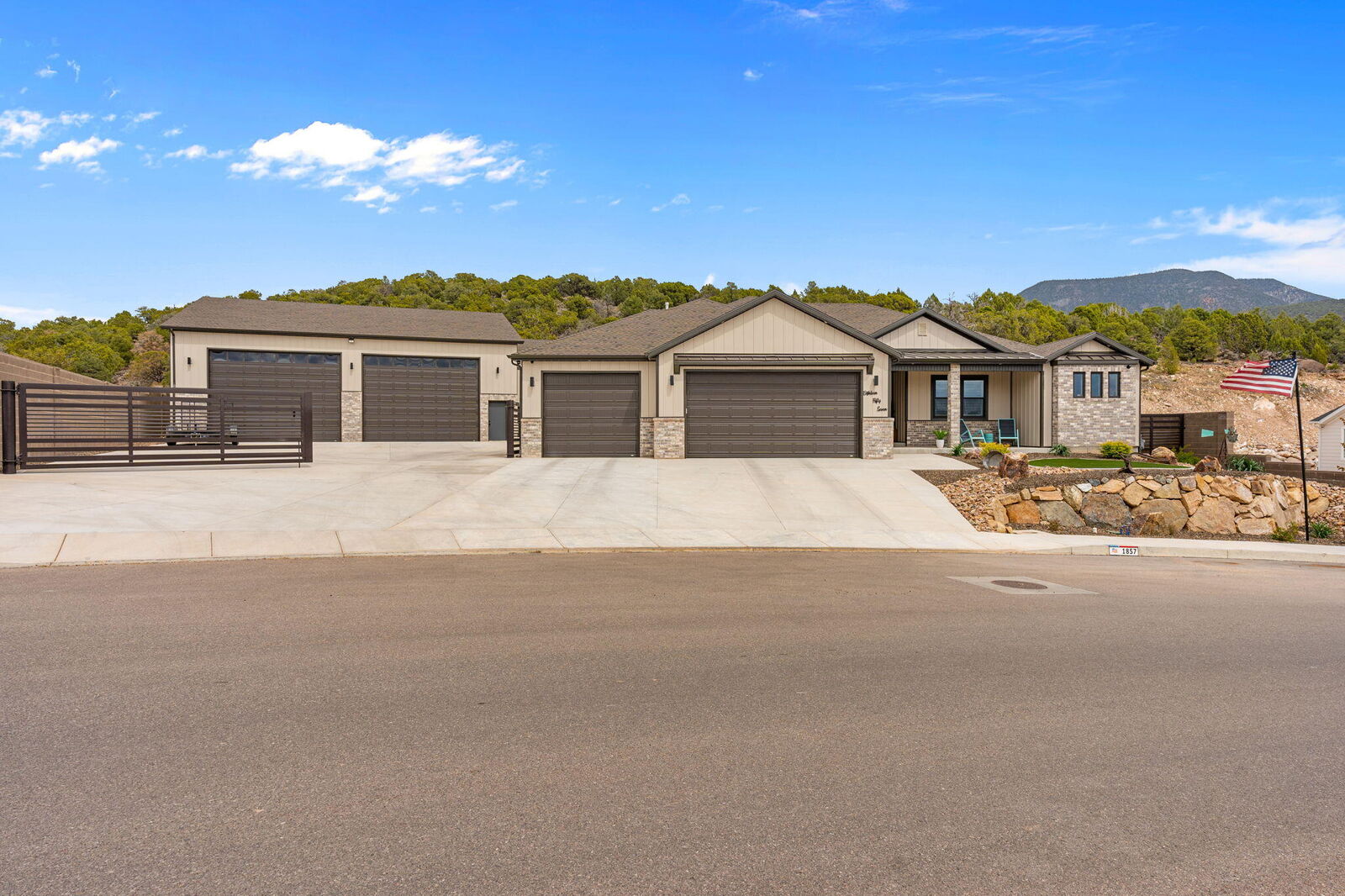 Property Photo:  1857 S Oak Springs Rd  UT 84720 