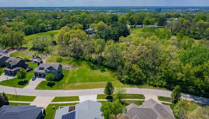 Property Photo:  5623 Arbor Lake Drive  IA 50327 