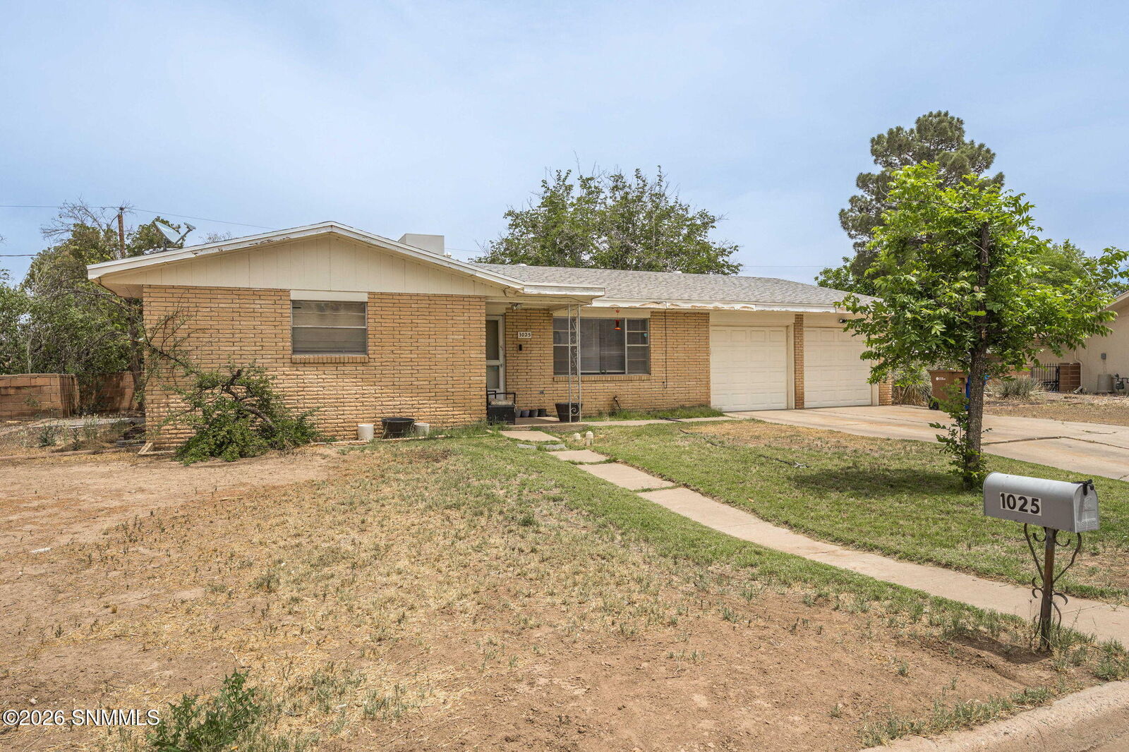 Property Photo:  1025 Hickory Drive  NM 88005 