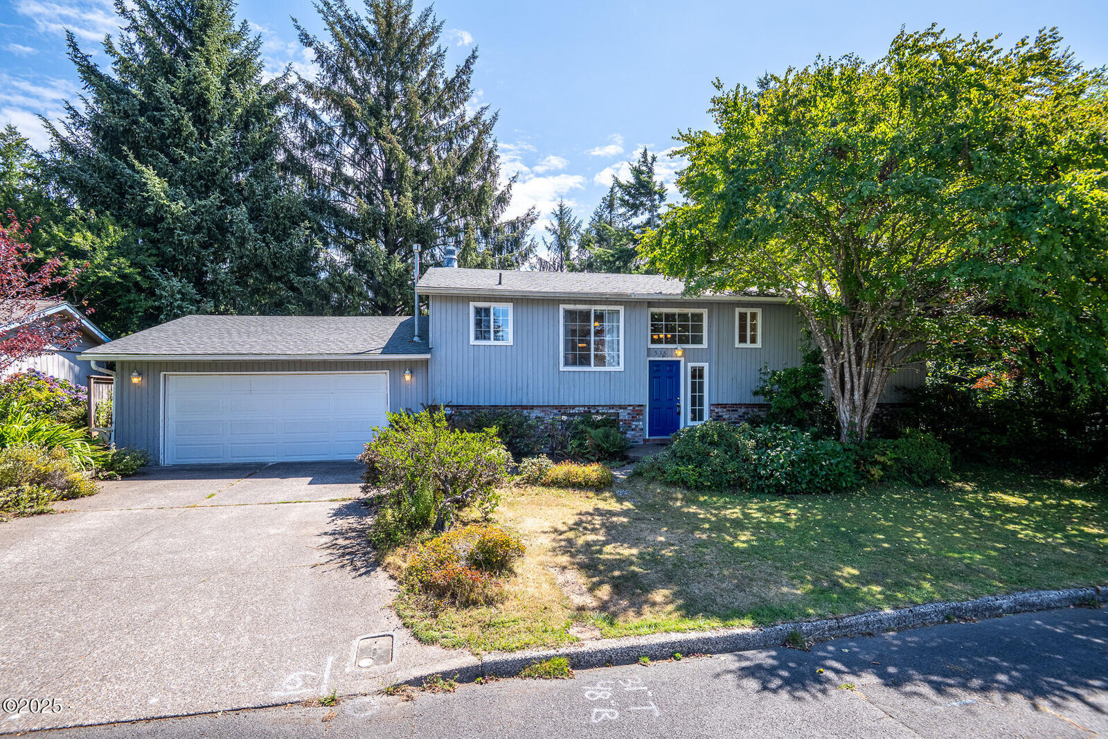 Property Photo:  536 NE 20th Place  OR 97365 