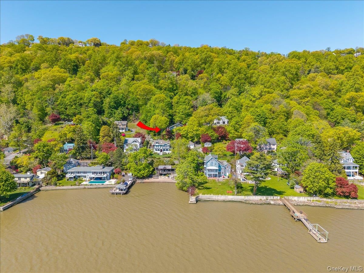 Property Photo:  181 River Road  NY 10960 