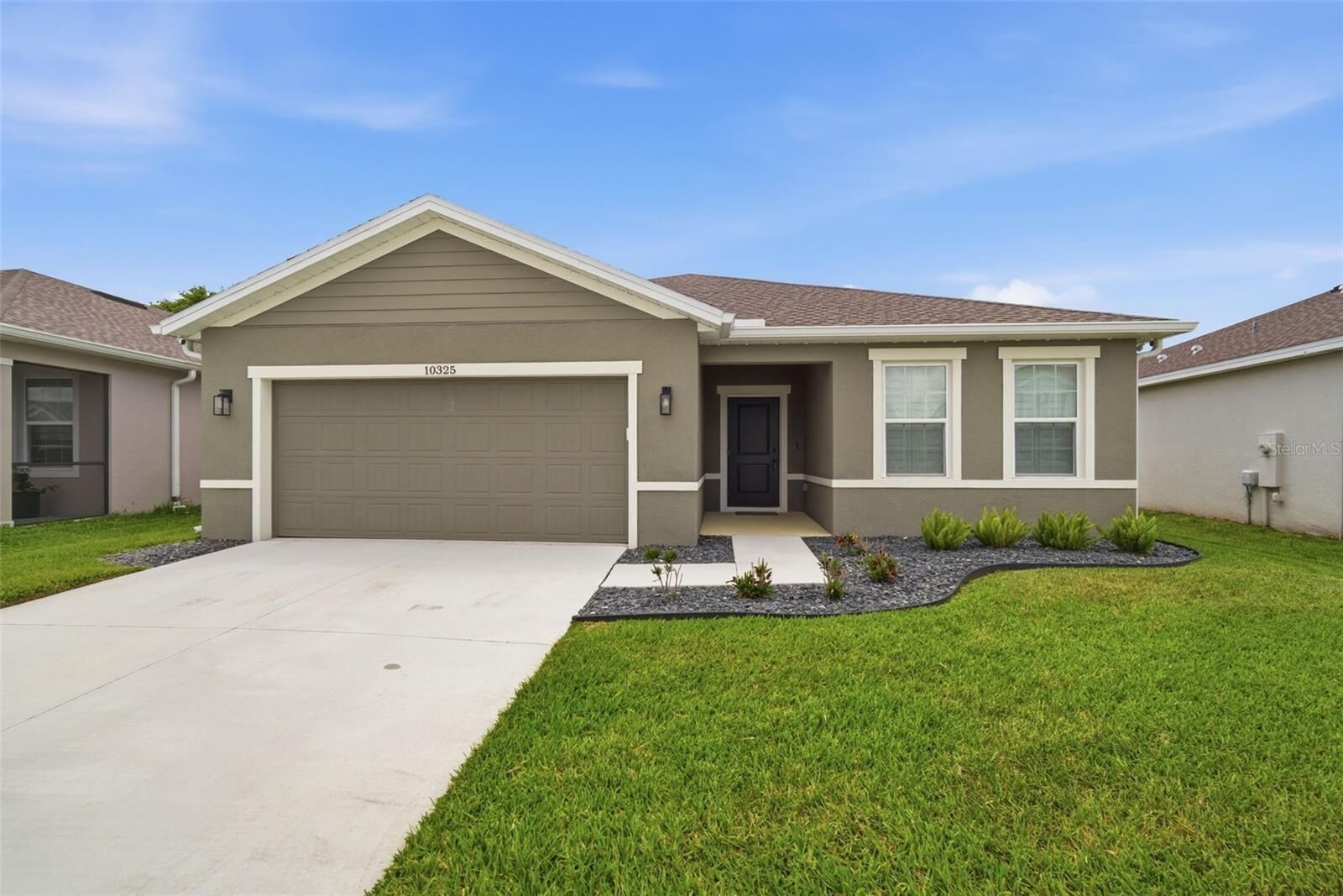 Property Photo:  10325 Gliding Eagle Way  FL 34638 