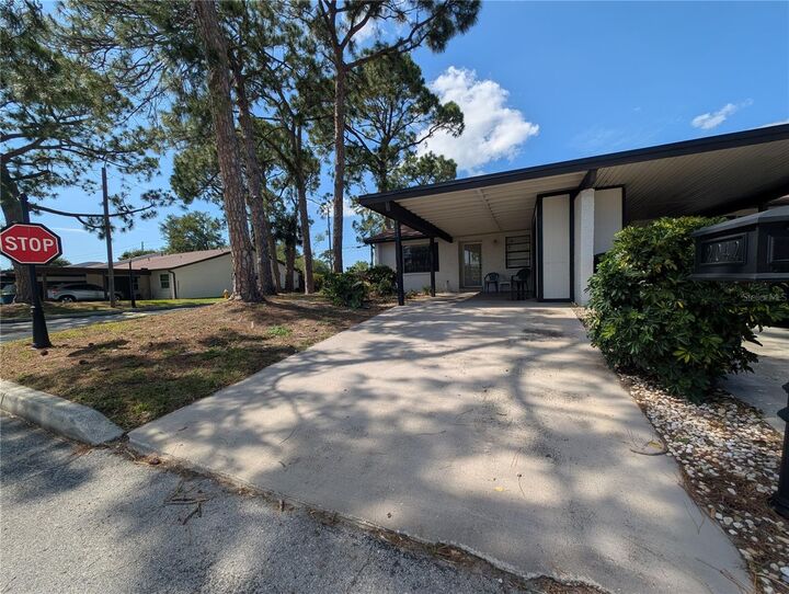 Property Photo: 2042 Sunset Grove Lane FL 33765