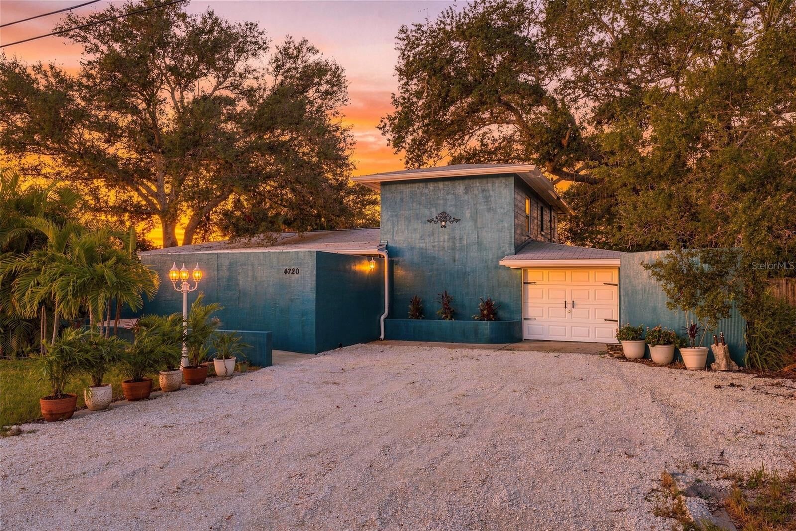 Property Photo:  4720 Welch Causeway  FL 33708 