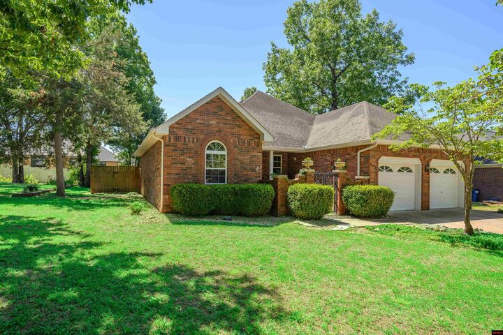 Property Photo:  606 Leatherwood Drive  AR 72653 