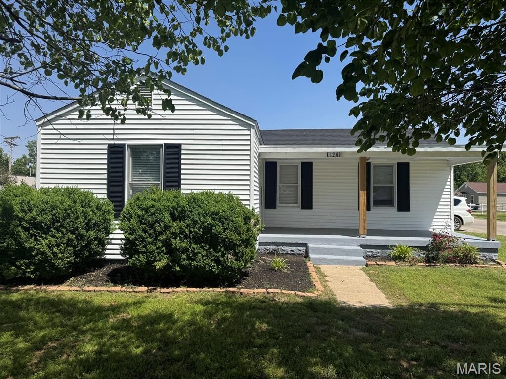 Property Photo: 120 Broadway Street MO 63801