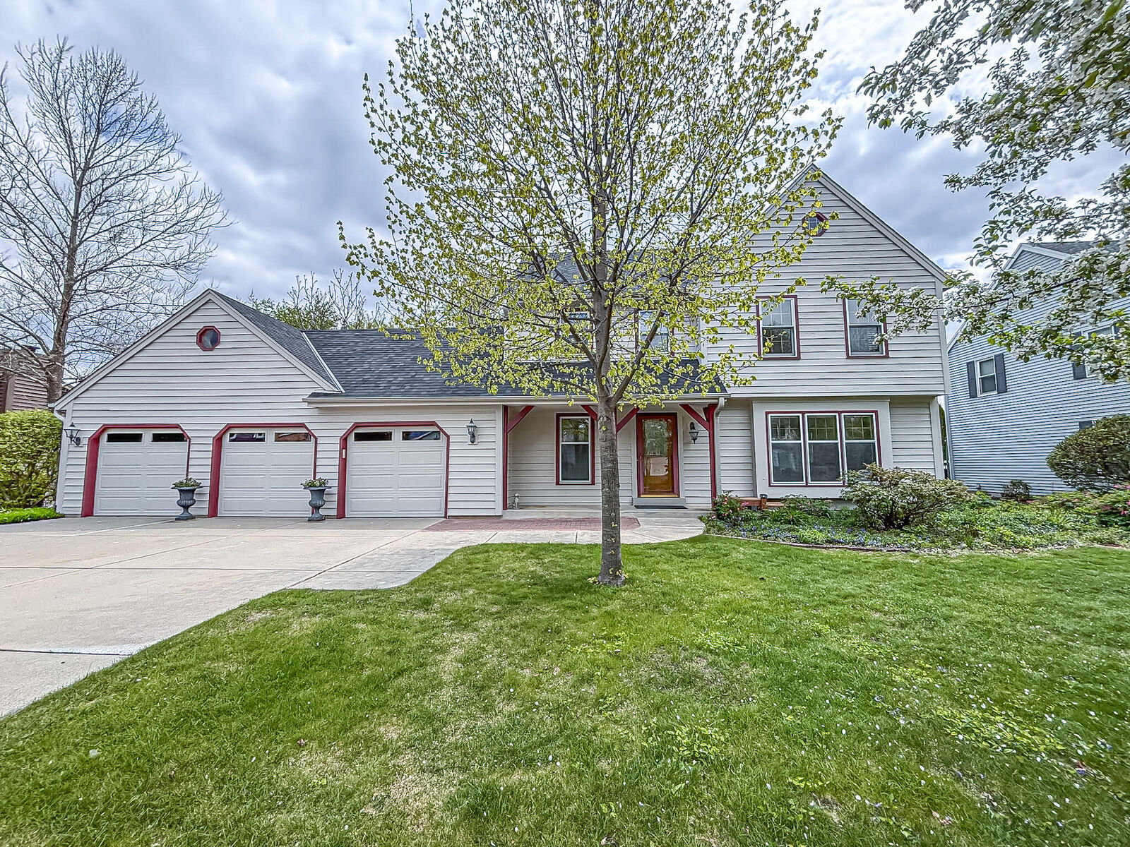 Property Photo: 13130 W Scarborough Dr WI 53151