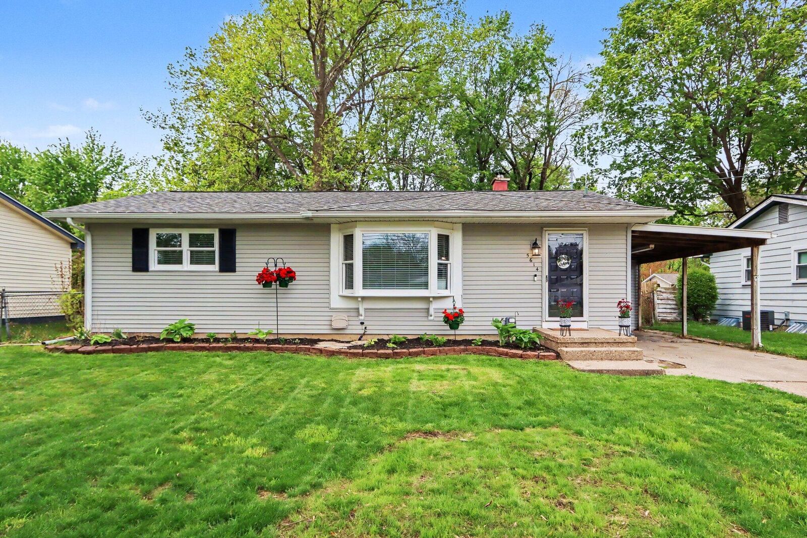 Property Photo:  5614 Cheshire Street  MI 49002 