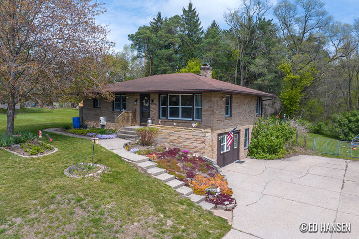 Property Photo: 6044 Belmont Avenue NE MI 49306
