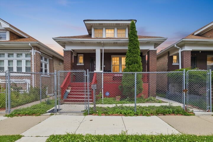 Property Photo:  6325 S Francisco Avenue  IL 60629 